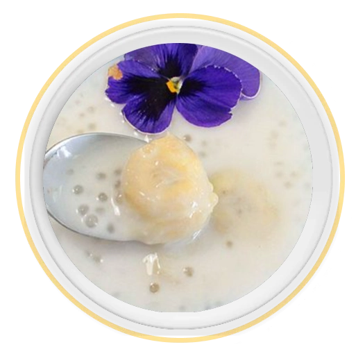 famous cambodian dessert using banana and tapioca